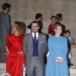 Tatiana de Grecia, Nicolás de Grecia y Theodora de Grecia en la boda de Felipe de Grecia y Nina Flohr