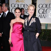 Natalie Portman y Meryl Streep en la alfombra roja de los Globos de Oro 2012