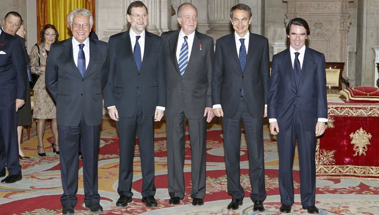 Felipe González, Mariano Rajoy, el Rey, José Luis Rodríguez Zapatero y José María Aznar