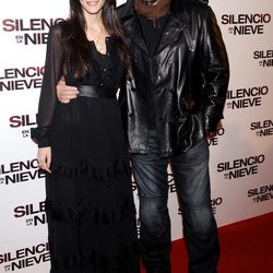Carlos Bardem y Cecilia Gessa en el estreno de 'Silencio en la nieve' en Madrid