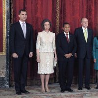 Los Reyes, los Príncipes, el presidente de Perú y su esposa en la cena de gala