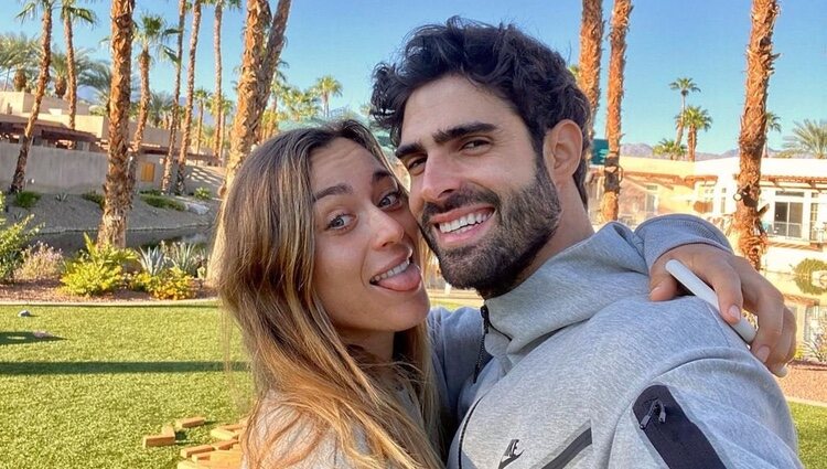 Juan Betancourt y Paula Badosa haciéndose un selfie durante Indian Wells 2021