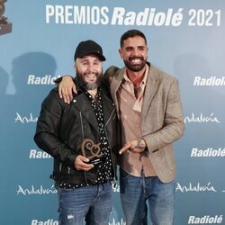 Kiko Rivera y Yerai de Los Rebujitos en los Premios Radiolé 2021