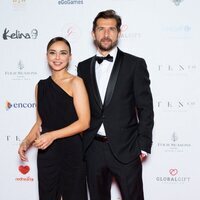 Chenoa y su prometido, Miguel Sánchez, en la gala Globlal Gift 2021