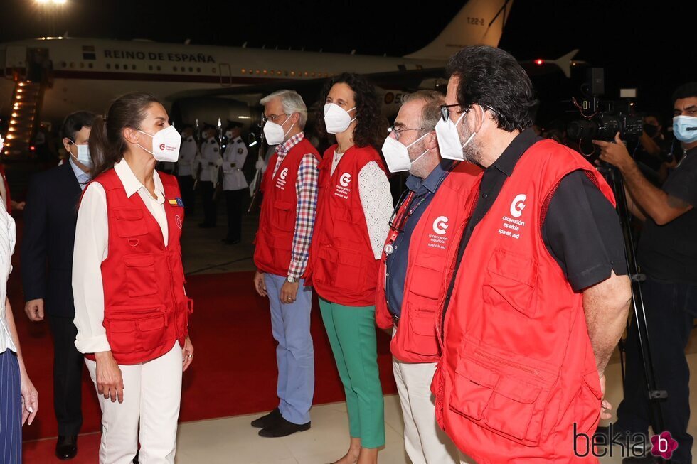 La Reina Letizia en el aeropuerto de Asunción a su llegada a Paraguay para su viaje de cooperación