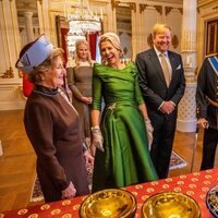 Harald y Sonia de Noruega y Guillermo Alejandro y Máxima de Holanda ríen divertidos en presencia de Mette-Marit de Noruega en la Visita de Estado de los Re