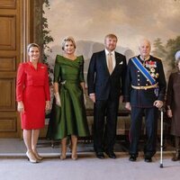 Guillermo Alejandro y Máxima de Holanda con la Familia Real Noruega al comienzo de su Visita de Estado a Noruega