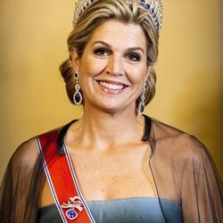 Máxima de Holanda con la tiara de Zafiros en la cena de gala por la Visita de Estado de los Reyes de Holanda a Noruega