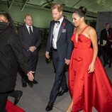 El Príncipe Harry y Meghan Markle a su llegada a la gala Salute to Freedom