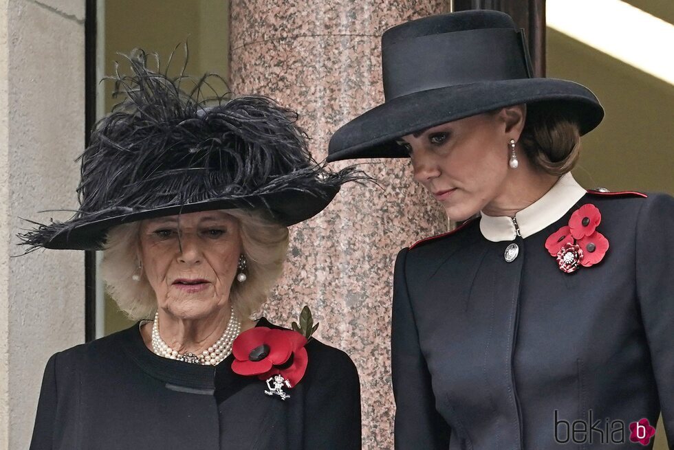 La Duquesa de Cornualles y la Duquesa de Cambridge en la celebración del Día del Armisticio 2021