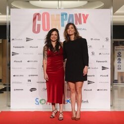 María Casado y su novia Martina en la presentación del musical 'Company'