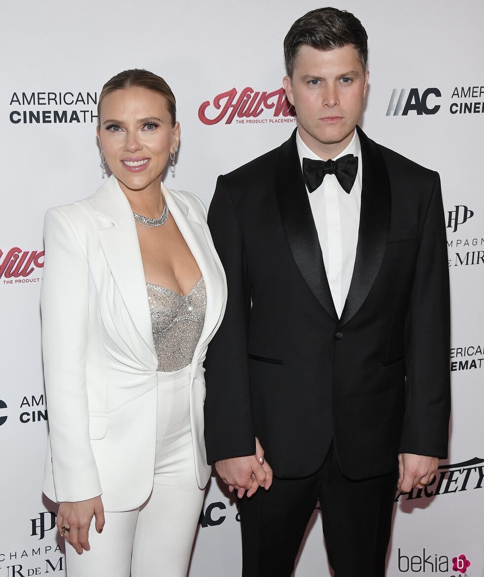 Scarlett Johansson con su marido Colin Jost en los Premios de la Cinemateca Americana en Los Ángeles