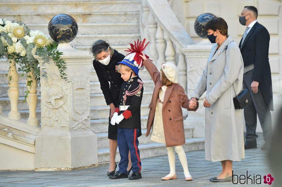 Jacques y Gabriella de Mónaco con sus tías Carolina y Estefanía de Mónaco en el Día Nacional de Mónaco 2021