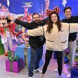 Marcos Cabotá, María Pedraza y Álex González en Disneyland París