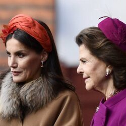 La Reina Letizia y Silvia de Suecia en la bienvenida a los Reyes de España por su Visita de Estado a Suecia