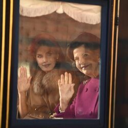 La Reina Letizia y Silvia de Suecia en carruaje en la bienvenida a los Reyes de España por su Visita de Estado a Suecia