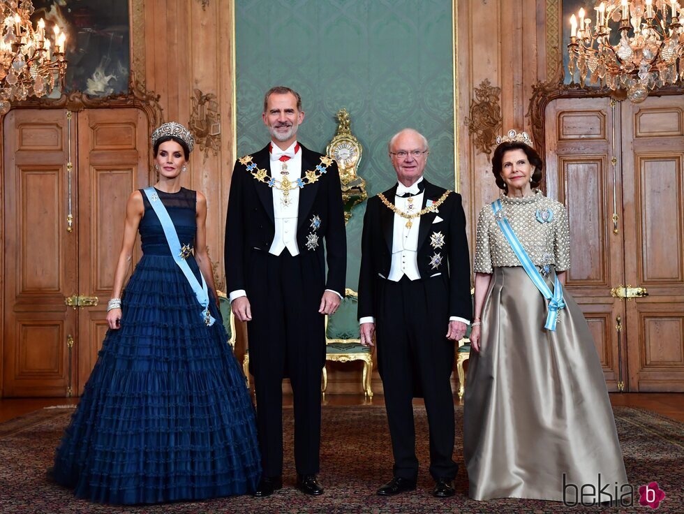 Los Reyes Felipe y Letizia y los Reyes Carlos Gustavo y Silvia de Suecia en la cena de gala a los Reyes de España
