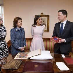 La Reina Letizia y Silvia de Suecia en la Biblioteca Bernadotte