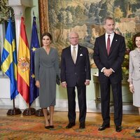 Los Reyes Felipe y Letizia y los Reyes Carlos Gustavo y Silvia de Suecia en la Residencia de la Embajada de España