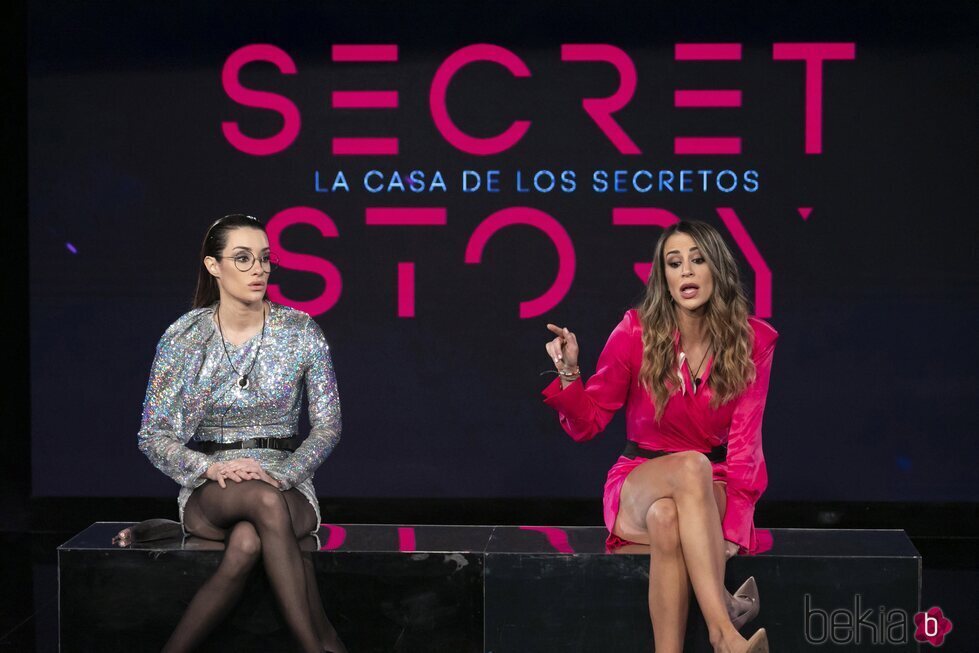 Adara Molinero y Cristina Porta en la sala de expulsión en la gala 11 de 'Secret Story'