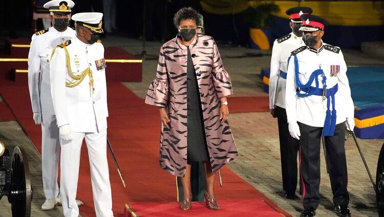 Sandra Mason en la ceremonia en la que Barbados se convirtió en una república