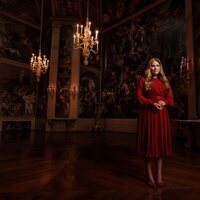 Amalia de Holanda en el Palacio Huis ten Bosch en un posado por su 18 cumpleaños