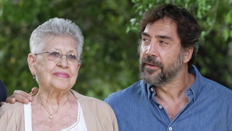 Javier Bardem y su madre Pilar Bardem en un evento de Greenpeace en junio de 2019