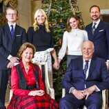 La Familia Real Noruega en su posado navideño 2021