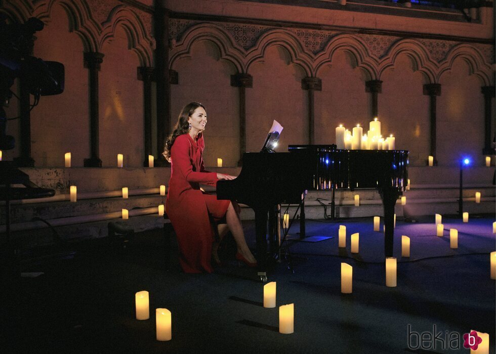 Kate Middleton tocando el piano en el concierto 'Royal Carols: Together At Christmas'