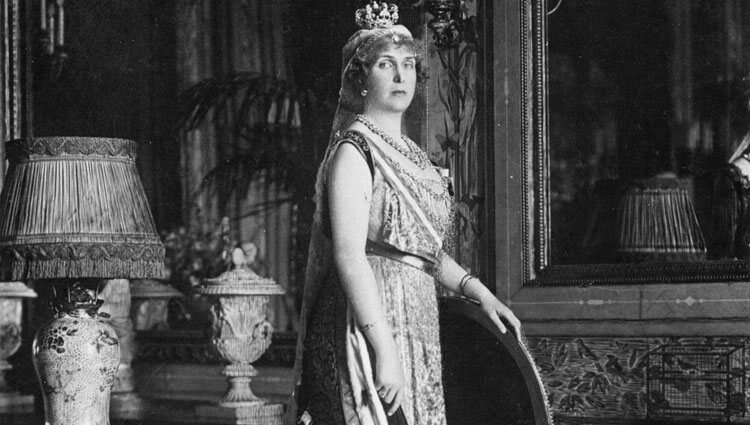 La Reina Victoria Eugenia en un retrato oficial