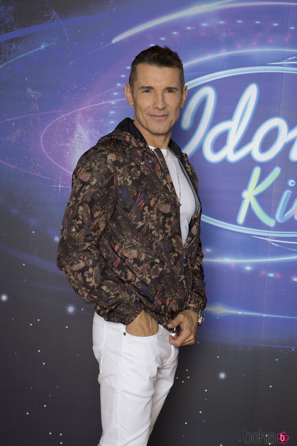 Jesús Vázquez posando como presentador de 'Idol Kids 2'