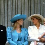 El Príncipe Andrés, Sarah Ferguson, Lady Di, el Príncipe Harry y Peter Phillips