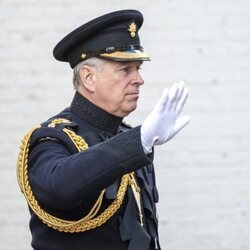 El Príncipe Andrés en un acto ceremonial en Bélgica