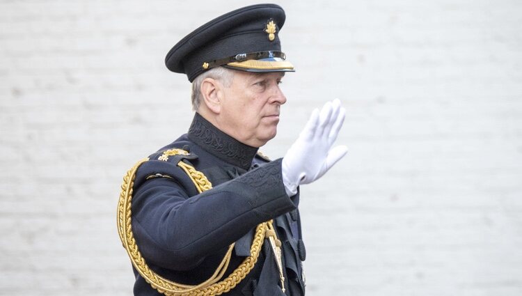 El Príncipe Andrés en un acto ceremonial en Bélgica