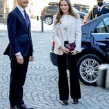 Ingrid Alexandra de Noruega con el Primer Ministro de Noruega, Jonas Gahr Store, en su visita a los tres poderes del Estado por su 18 cumpleaños