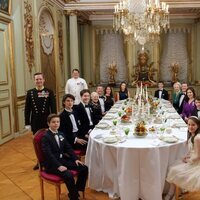 Margarita de Dinamarca con sus hijos, nueras, nietos y su hermana Benedicta en la cena por su 50 aniversario de reinado