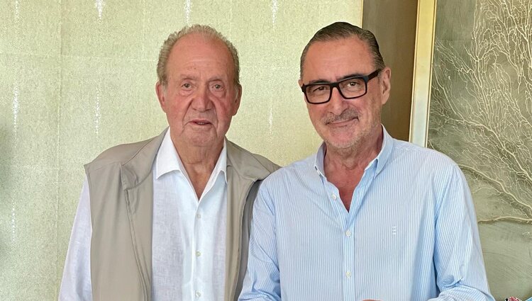 El Rey Juan Carlos junto a Carlos Herrera e Abu Dabi en enero de 2022
