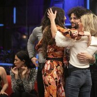 Rafa, Carmen y Alatzne se abrazan durante la gala 3 de 'Secret Story 2'