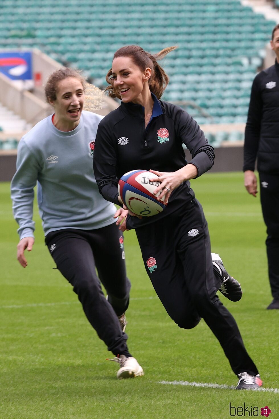 Kate Middleton jugando un partido de rugby