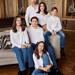 El posado de Mary de Dinamarca con su marido y sus hijos por su 50 cumpleaños