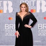 Adele en la alfombra roja de los Brit Awards 2022