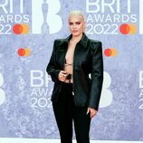 Anne-Marie en la alfombra roja de los Brit Awards 2022