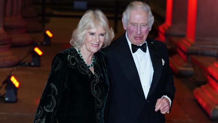El Príncipe Carlos y Camilla Parker, muy unidos en un acto del British Asian Trust