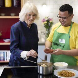 Camilla Parker en la cocina comunitaria Nourish Hub