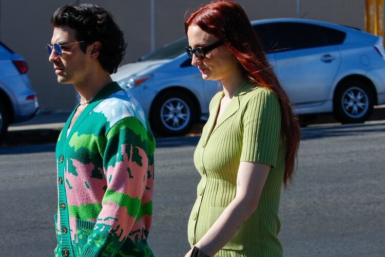 Joe Jonas y Sophie Turner pasean por Los Angeles entre rumores de embarazo