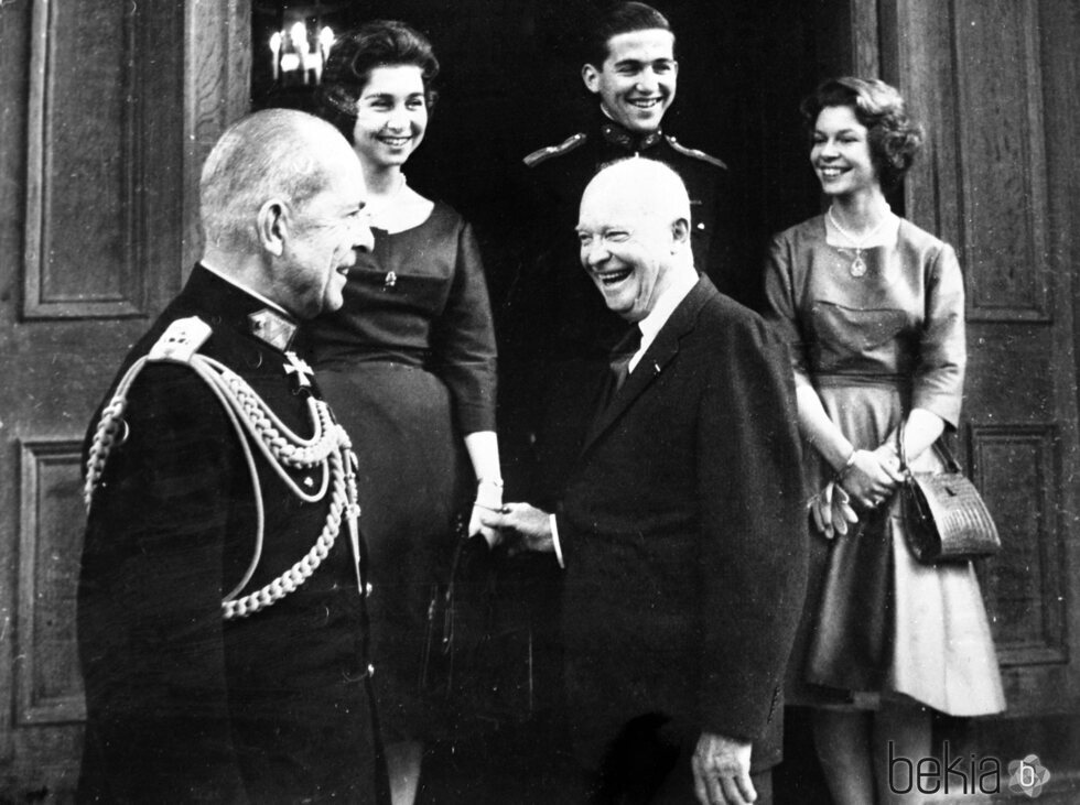 Eisenhower con el Rey Pablo de Grecia, la Reina Sofía, Constantino de Grecia e Irene de Grecia en 1959