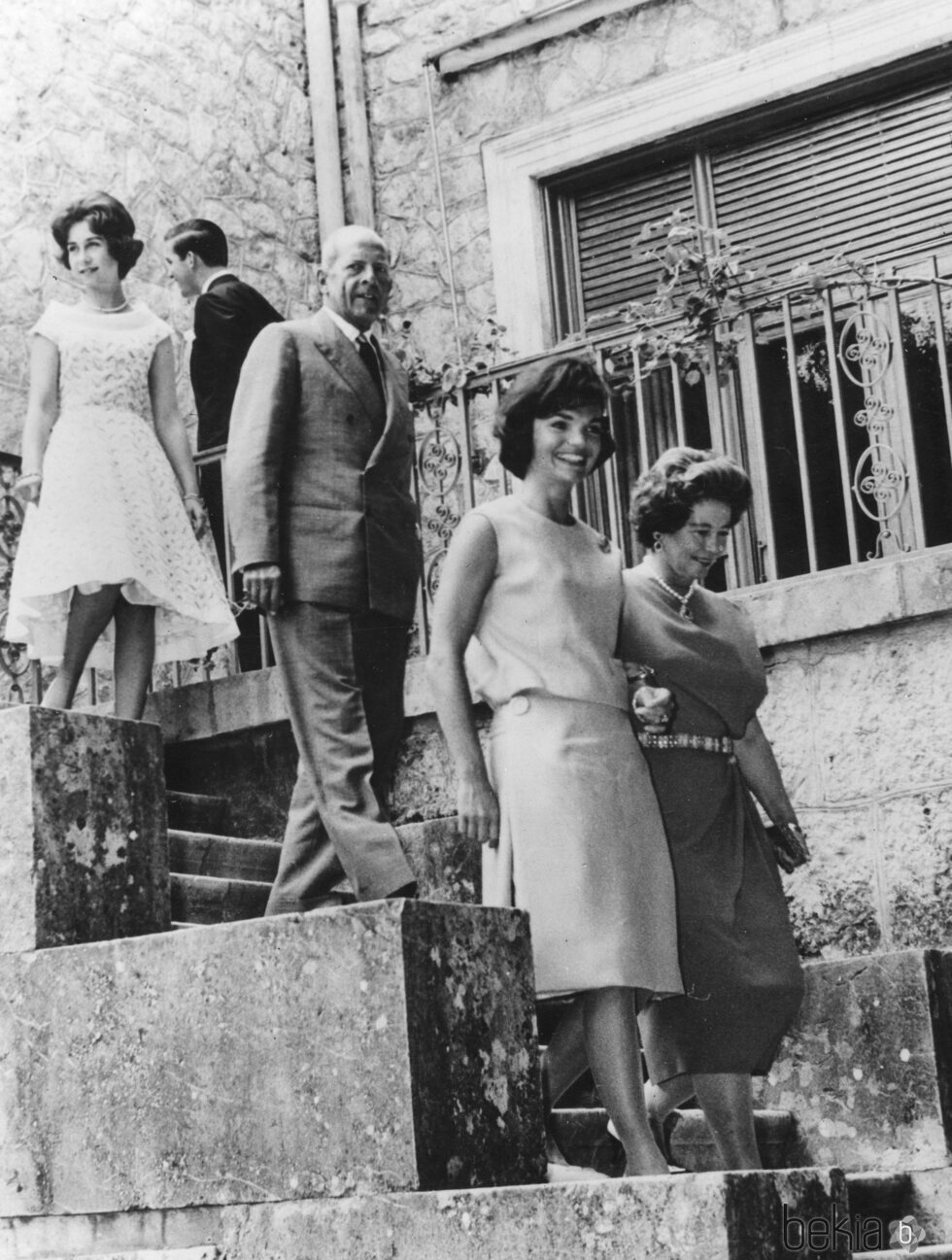 Jackie Kennedy con Pablo y Federica de Grecia, la Reina Sofía y Constantino de Grecia en 1961