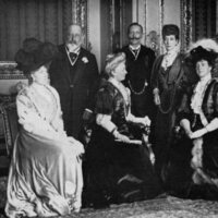 Los Reyes Alfonso XIII y Victoria Eugenia, los Reyes Eduardo VII y Alexandra, el Kaiser Guillermo II, Amelia de Portugal y Maud de Noruega en 1907
