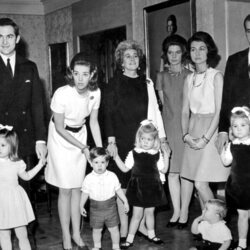 La Familia Real Española y la Familia Real Griega en la Navidad de 1968