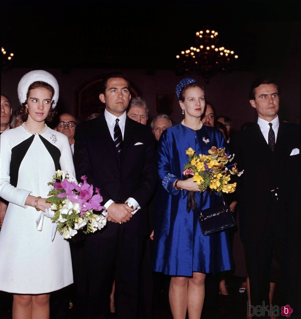 Constantino y Ana María de Grecia con Margarita y Enrique de Dinamarca en 1967